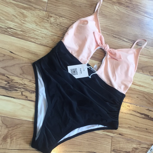 Cupshe Other - Cupshe swimsuit one piece size women M peach black